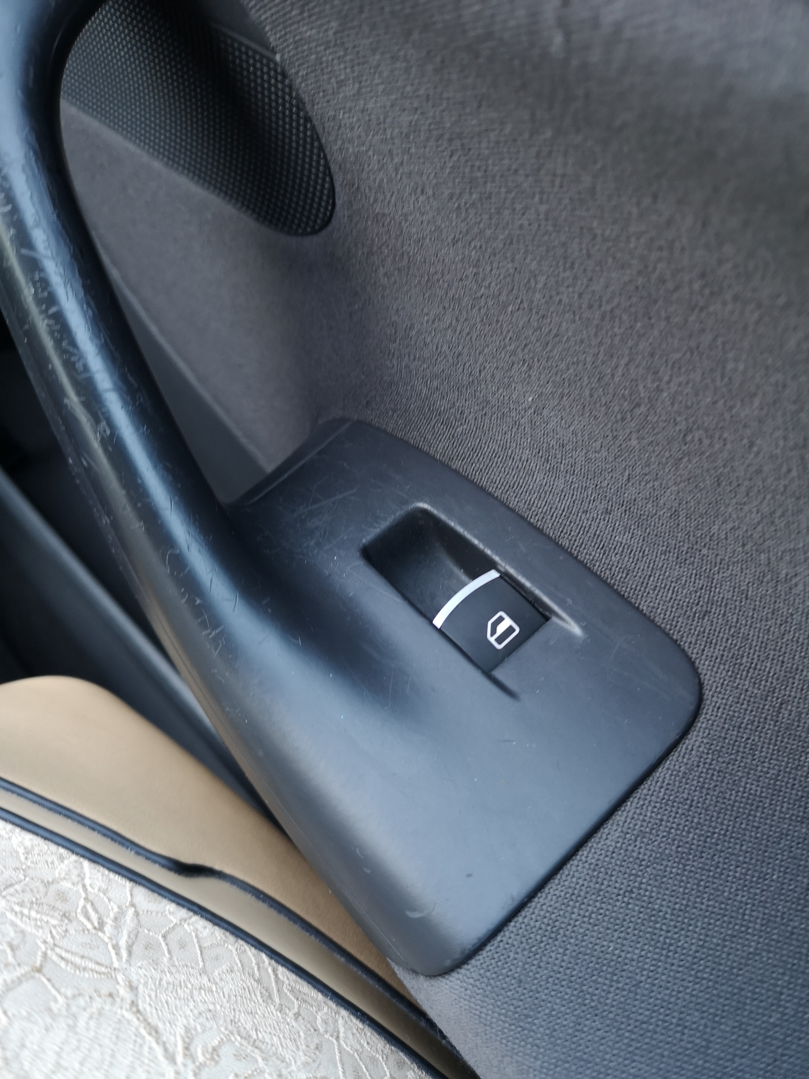 KOMPLETNÁ ZOSTAVA TLAČIDIEL OVLÁDANIA OKIEN  VW GOLF V 5 VI 6 JETTA TIGUAN